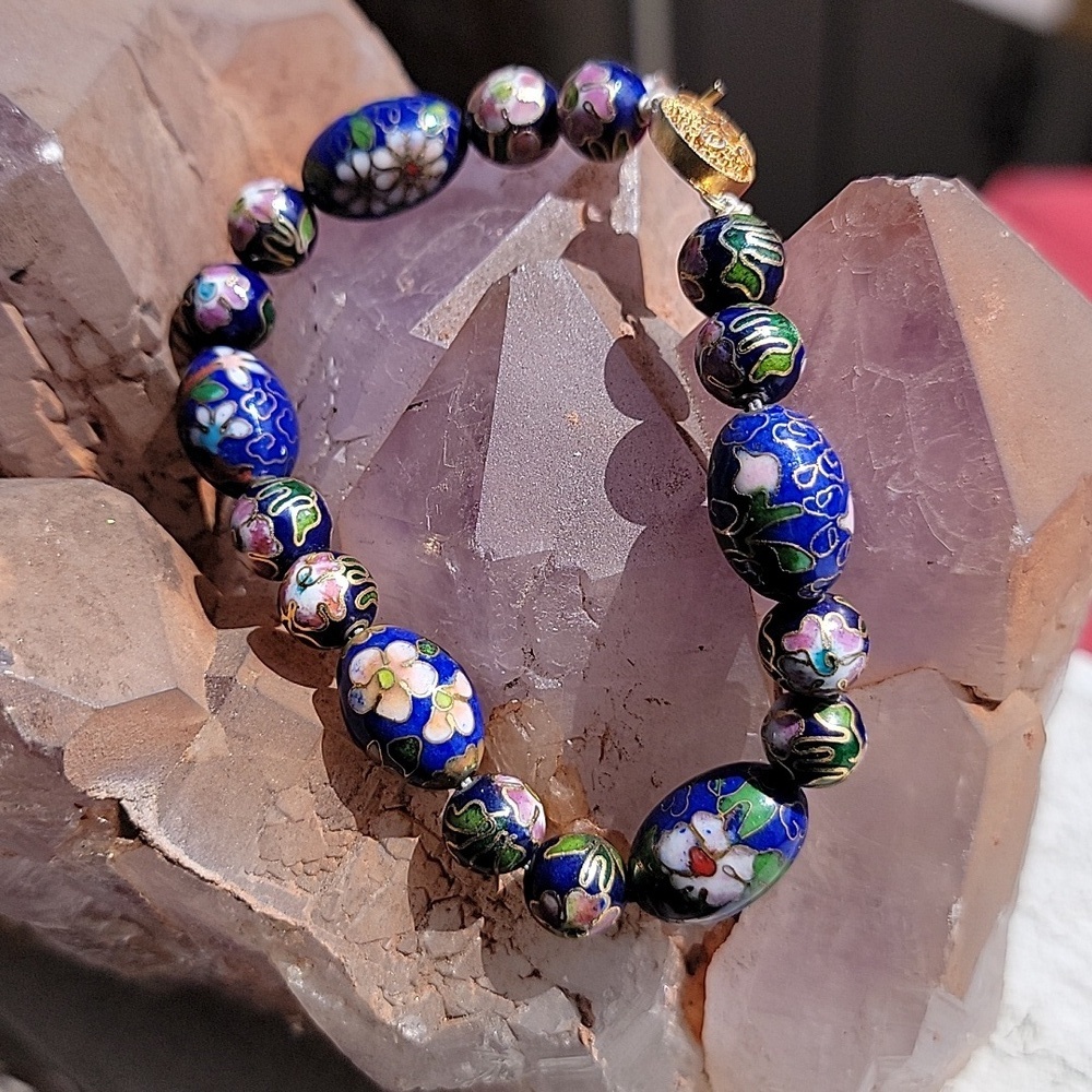 Vintage Cloisonné Enamel Bead Beaded Bracelet – Blue Floral with Gold-Tone Clasp
